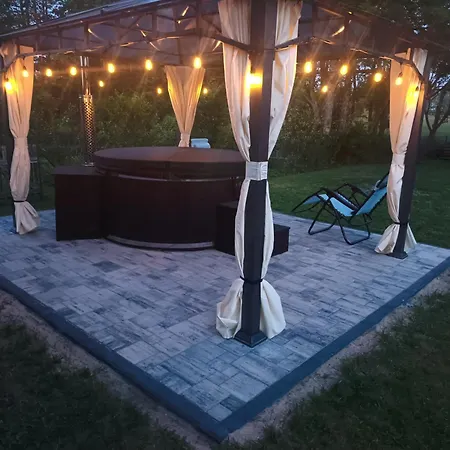Jesionowy Zakatek Z Balia Blisko Jeziora Holiday home Piasutno